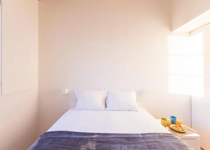 Modern 2Br Duplex Downtown By Art District By Lovelystay
